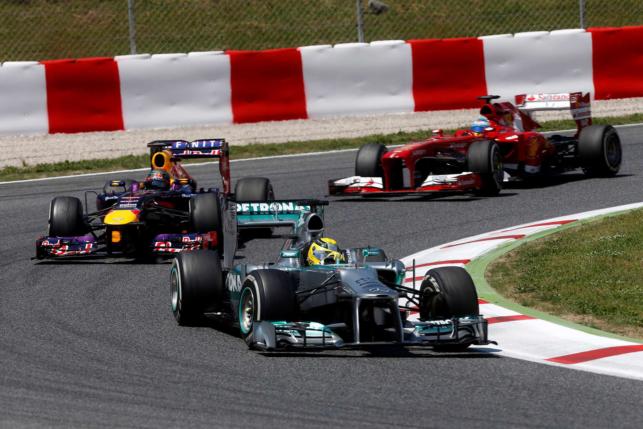 F1 V8 Engines Sound Better, Heres Why! (Simple Reasons for That Awesome F1 Sound)