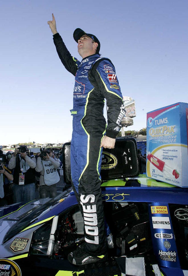 Jimmie Johnson Martinsville 2008: Remember When He Dominated? (Check Out The Race Highlights Here!)