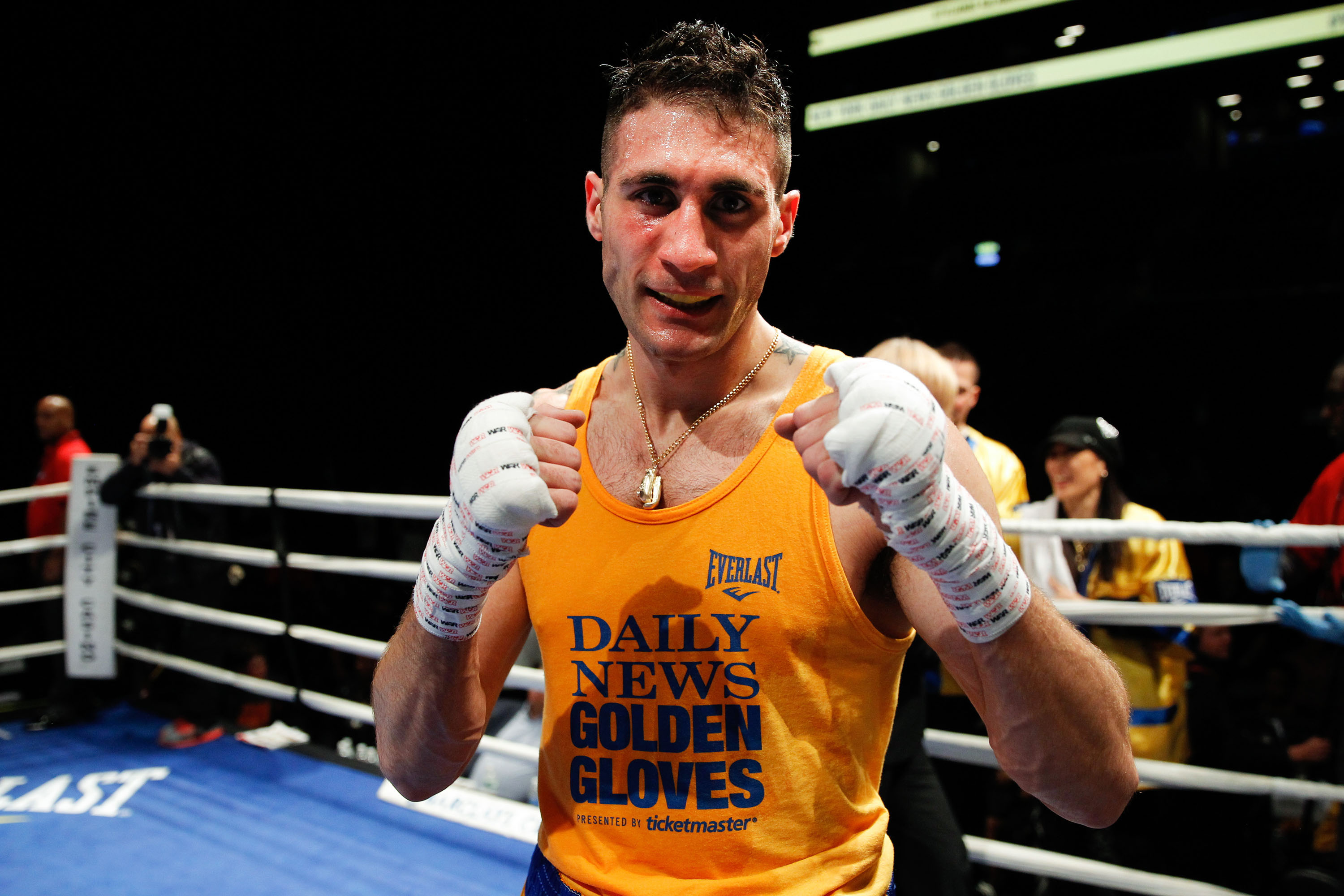 Discover who won the golden glove 2016 boxing! Read all about the winners amazing journey.