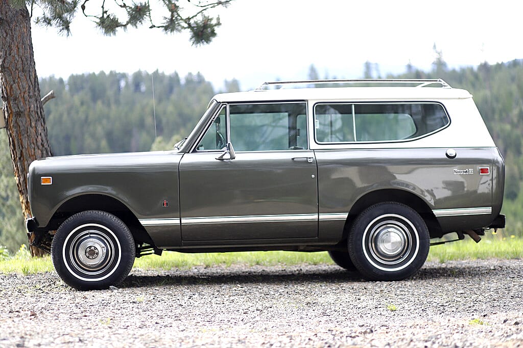 1976 Green Scout: Classic Off-Roader? See Photos and Specs Here!