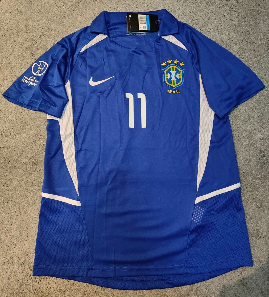 Get the Brazil 2002 Away Jersey Classic XL - Retro Style!