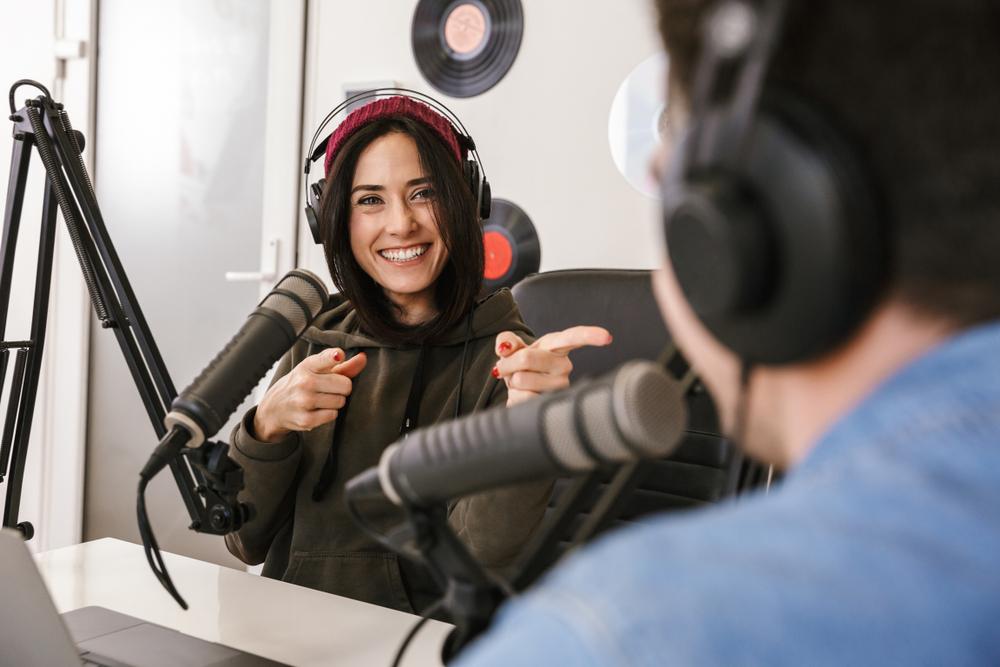 Become a radio host star: Easy guide for beginners in the field!