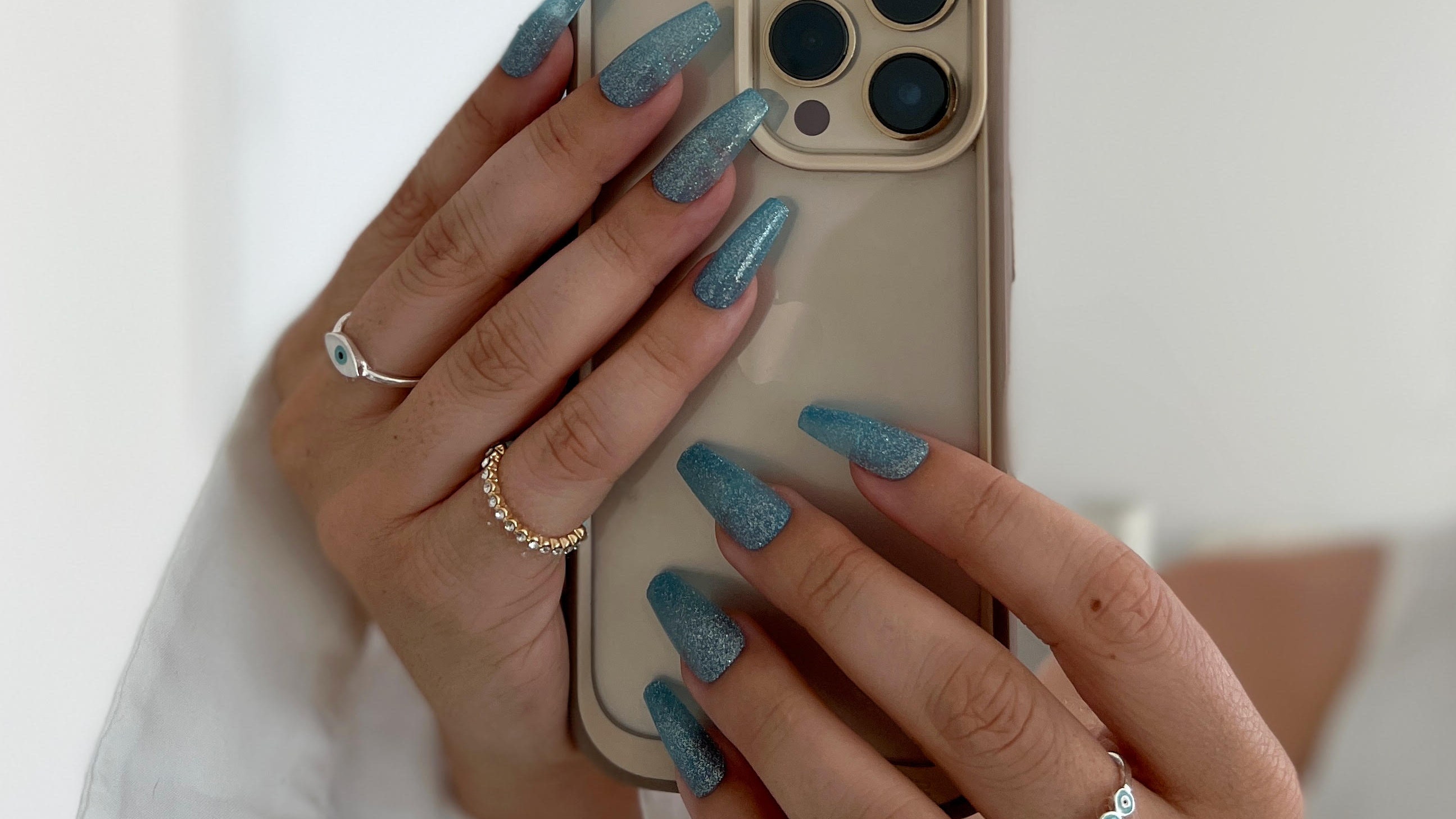 oj coffin cut: is it right for you? Pros and cons of this trendy nail look