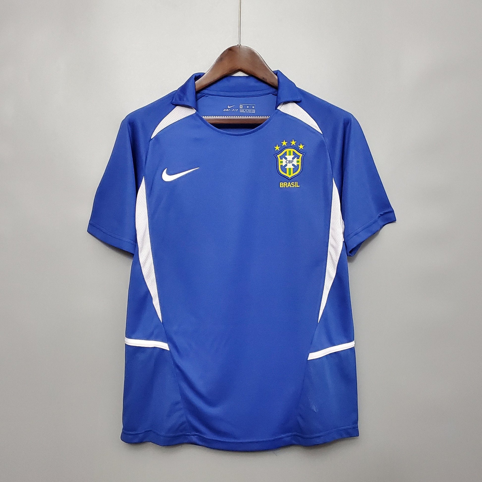 Get the Brazil 2002 Away Jersey Classic XL - Retro Style!