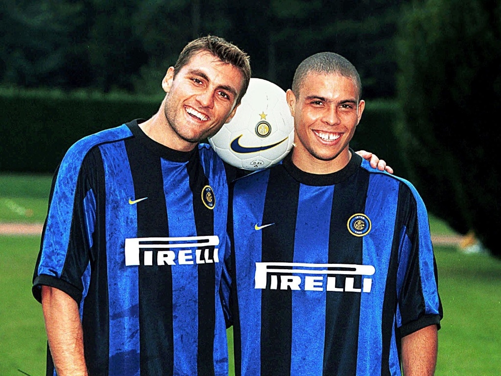 Vieri Leaves Inter Milan: Easy Guide to the Football Move.