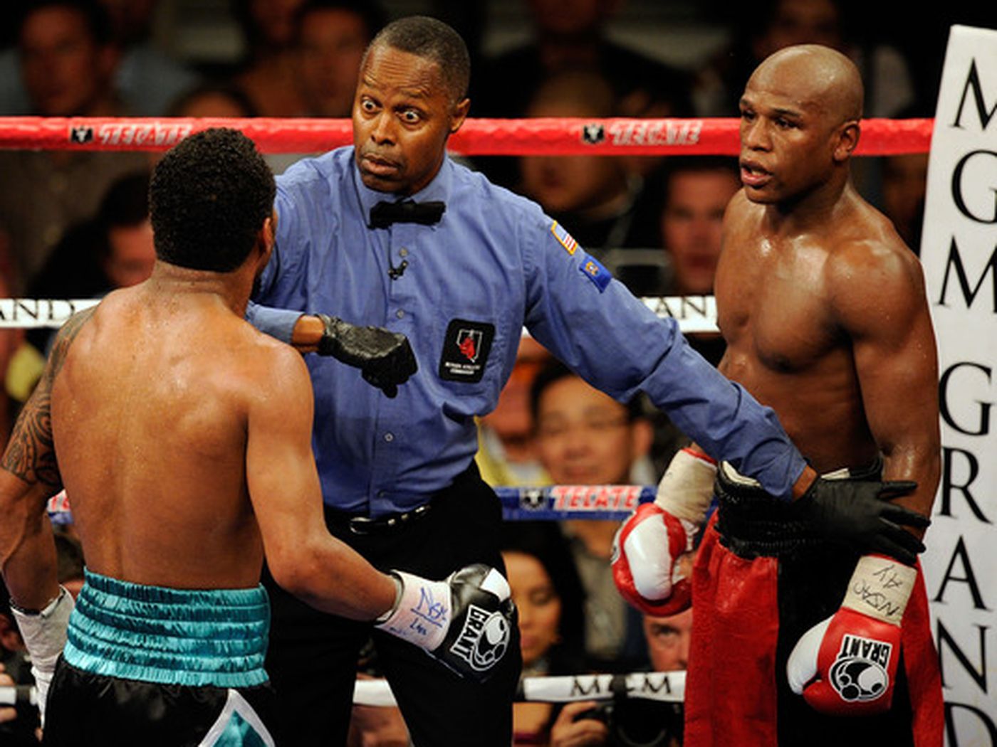 Top Boxing Referees: Who Are They? (Names and Big Fights)