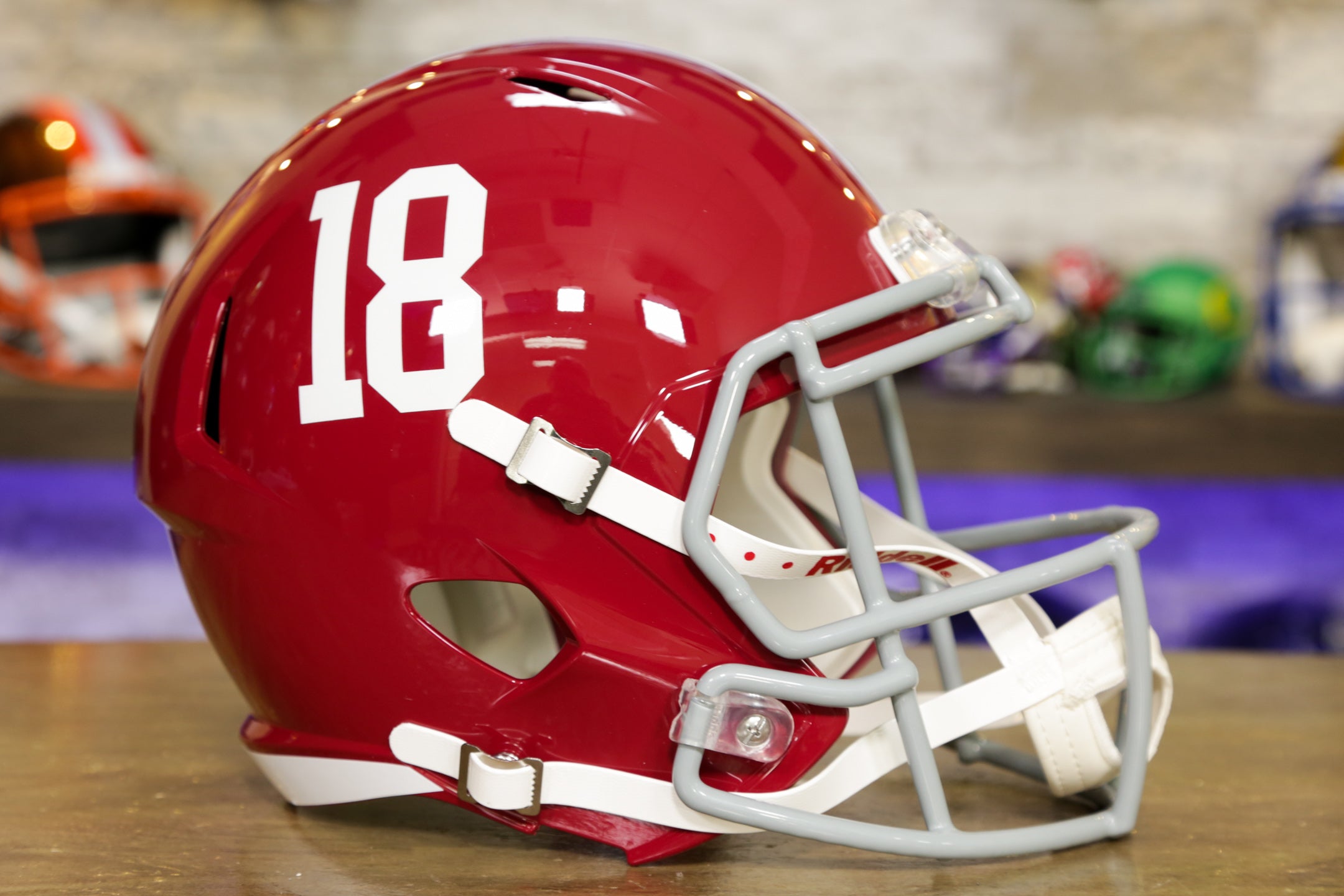 Alabama Crimson Tide Football Helmet: Get Yours & Show Your Team Pride!