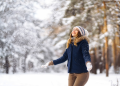 Need some fun ideas for your winter family photos? Try these creative poses and themes easily.