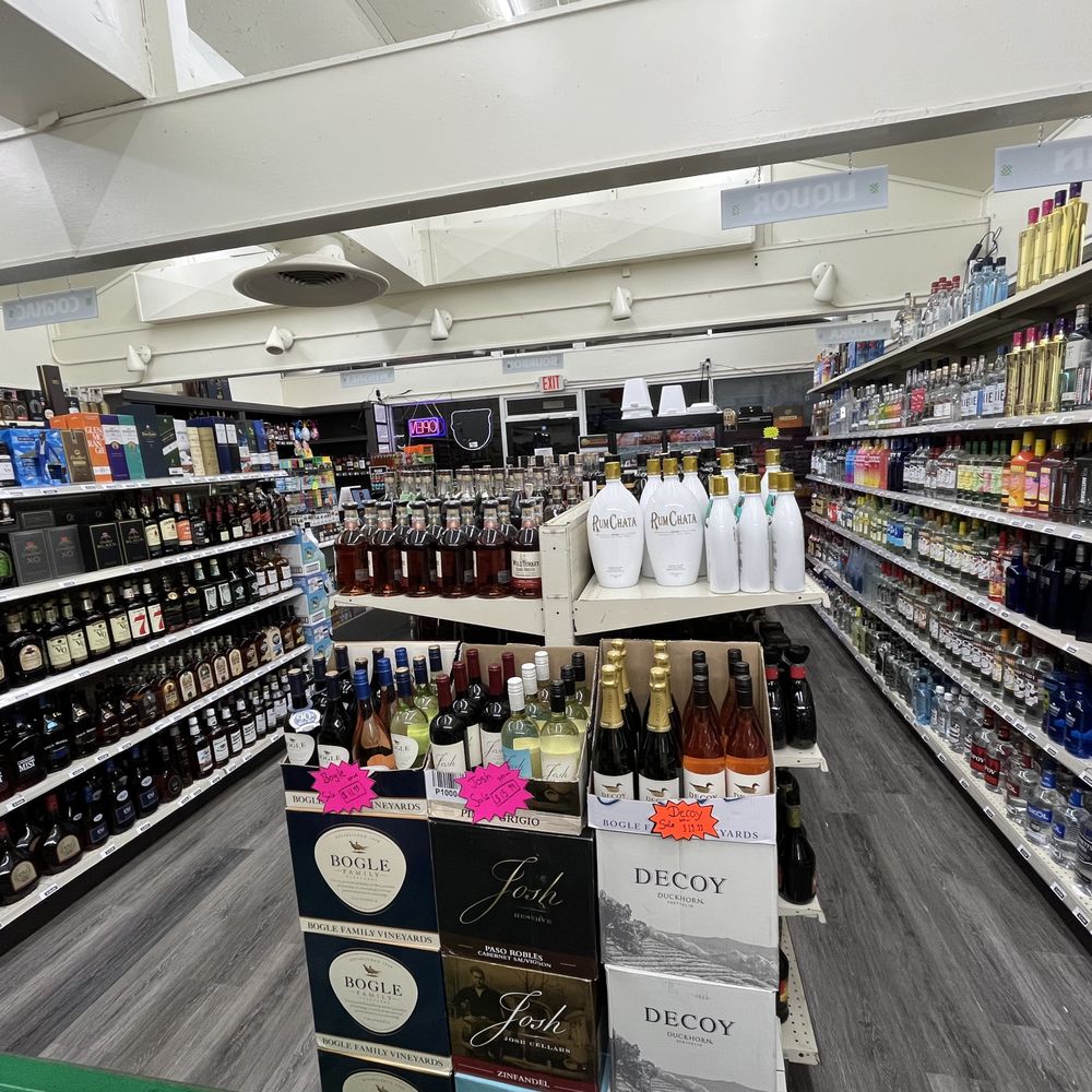 Looking for a Liquor Store? Dawsonvilles Best Choice, Right Here!