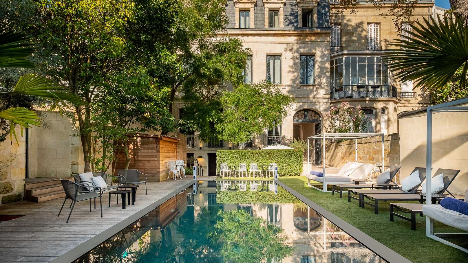 Need accommodation near Jaquret Bordeaux? Compare these top rated hotels and places to stay in the local area.