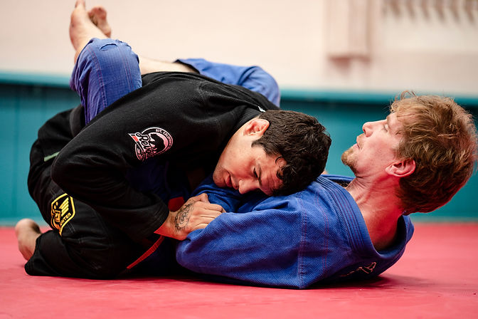 Searching for the best lightweight jiu jitsu gi? Avoid common mistakes with these useful buying insights.