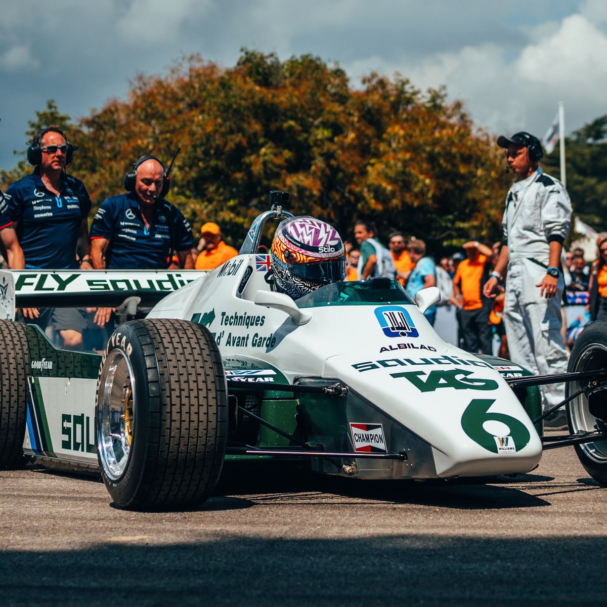 Learn about the f1 williams fw08 easily: A quick guide to its key features and famous races.